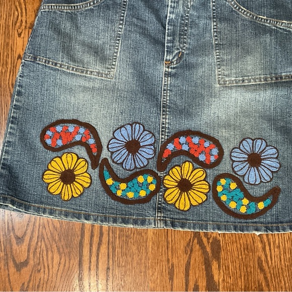 Authentic Lilly Pulitzer Denim Mini Skirt with Floral Embroidery - Picture 8 of 10